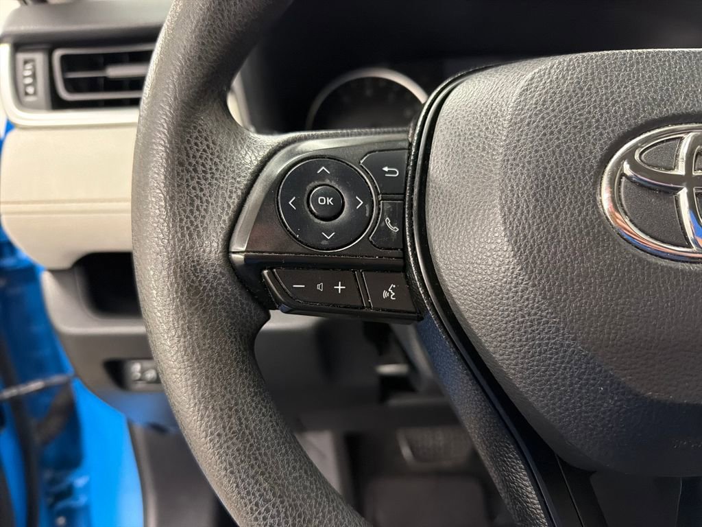 Used 2020 Toyota RAV4 XLE FWD image 20