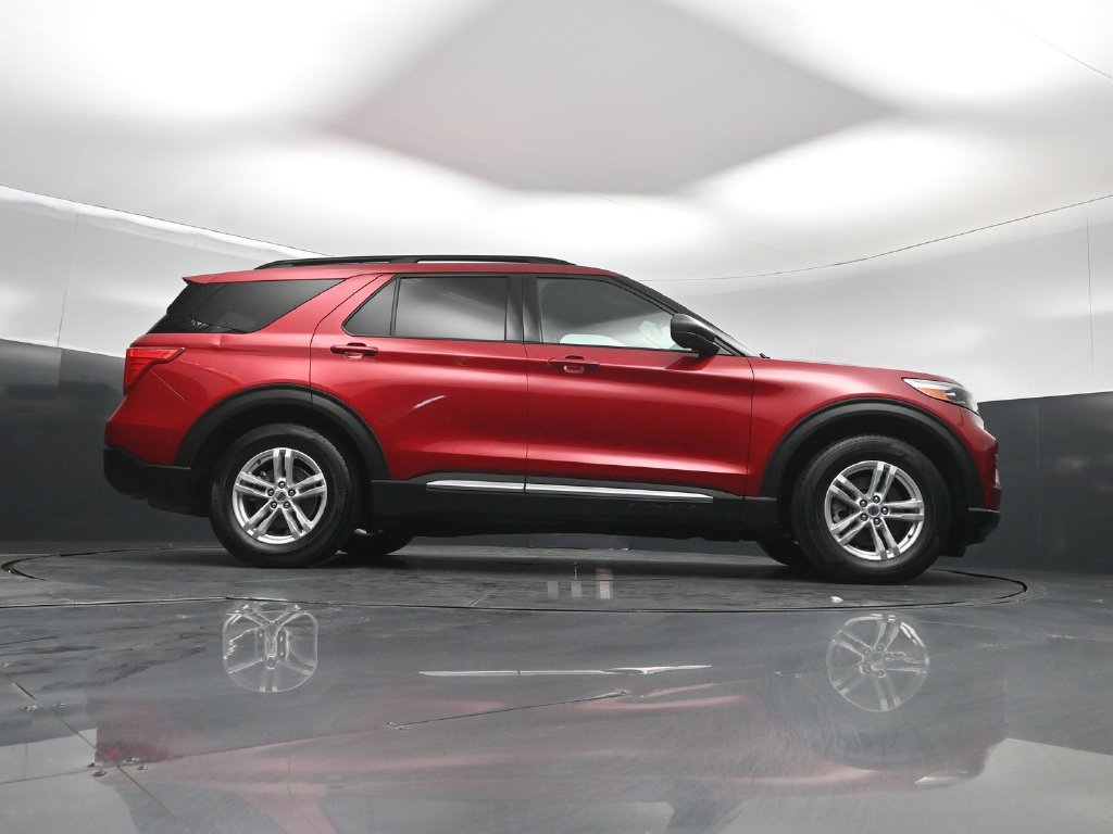 Certified 2021 Ford Explorer XLT w/ Equipment Group 202A RWD image 47
