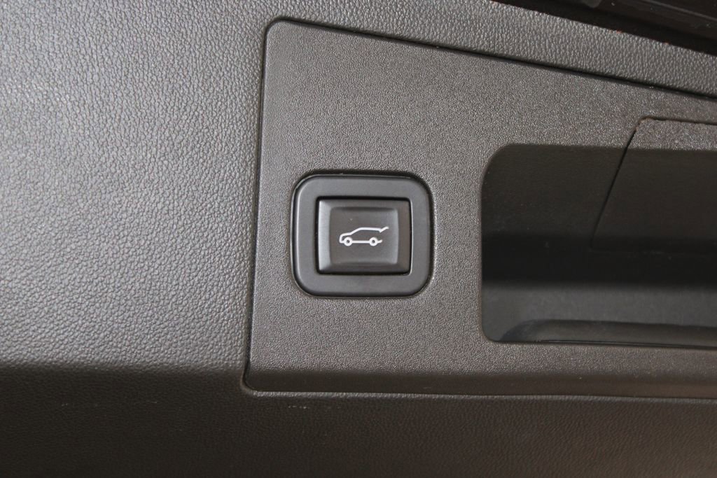 Used 2018 Cadillac XT5 Premium Luxury FWD image 18