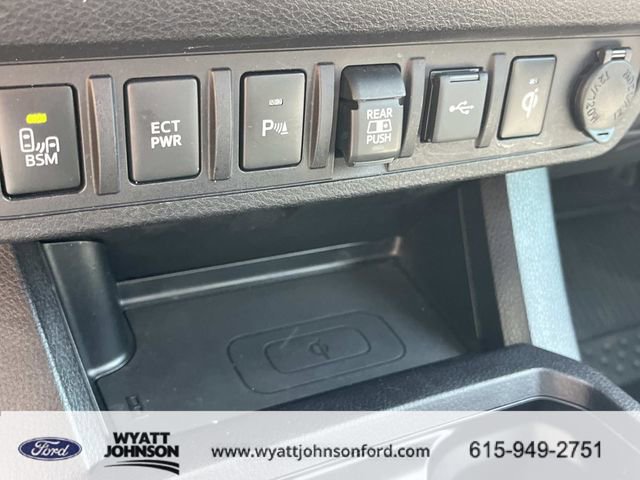 Used 2021 Toyota Tacoma TRD Off-Road w/ Technology Package AWD/4WD image 33