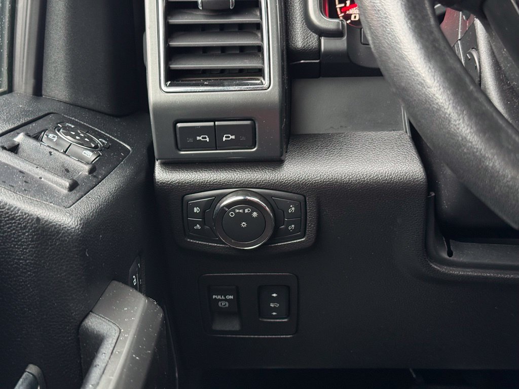 Certified 2018 Ford F150 Lariat w/ Equipment Group 502A Luxury AWD/4WD image 39