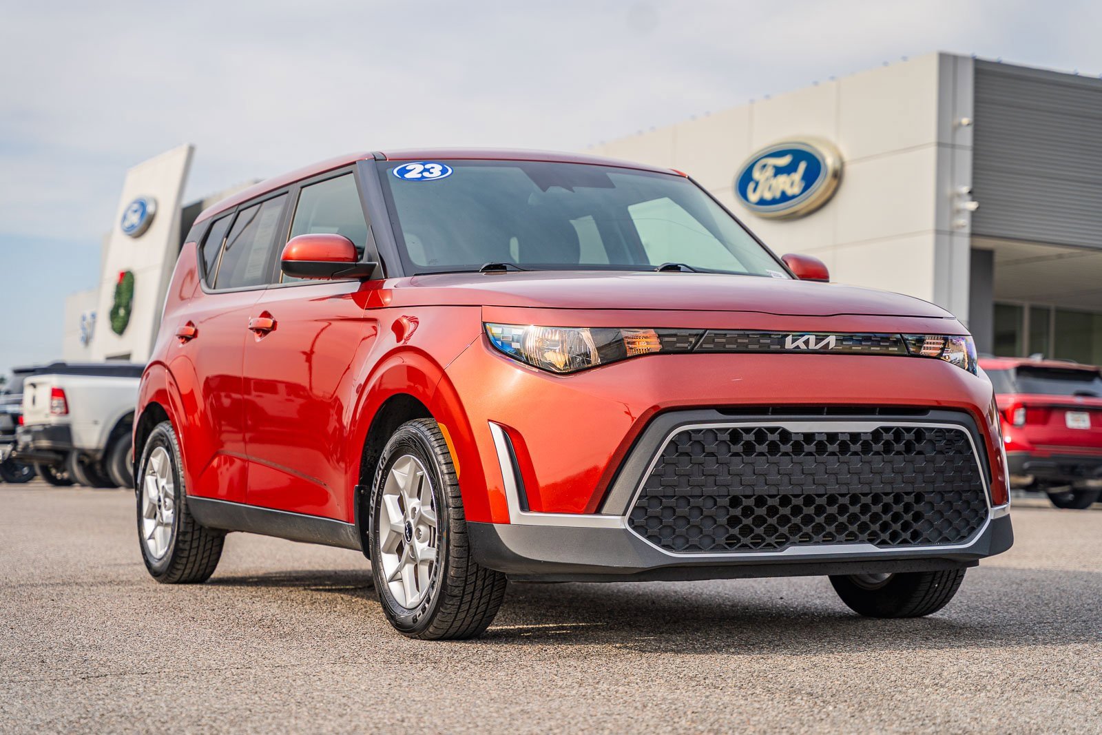 Used 2023 Kia Soul S image 1