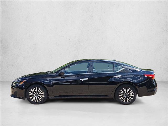Used 2024 Nissan Altima 2.5 SV FWD image 9