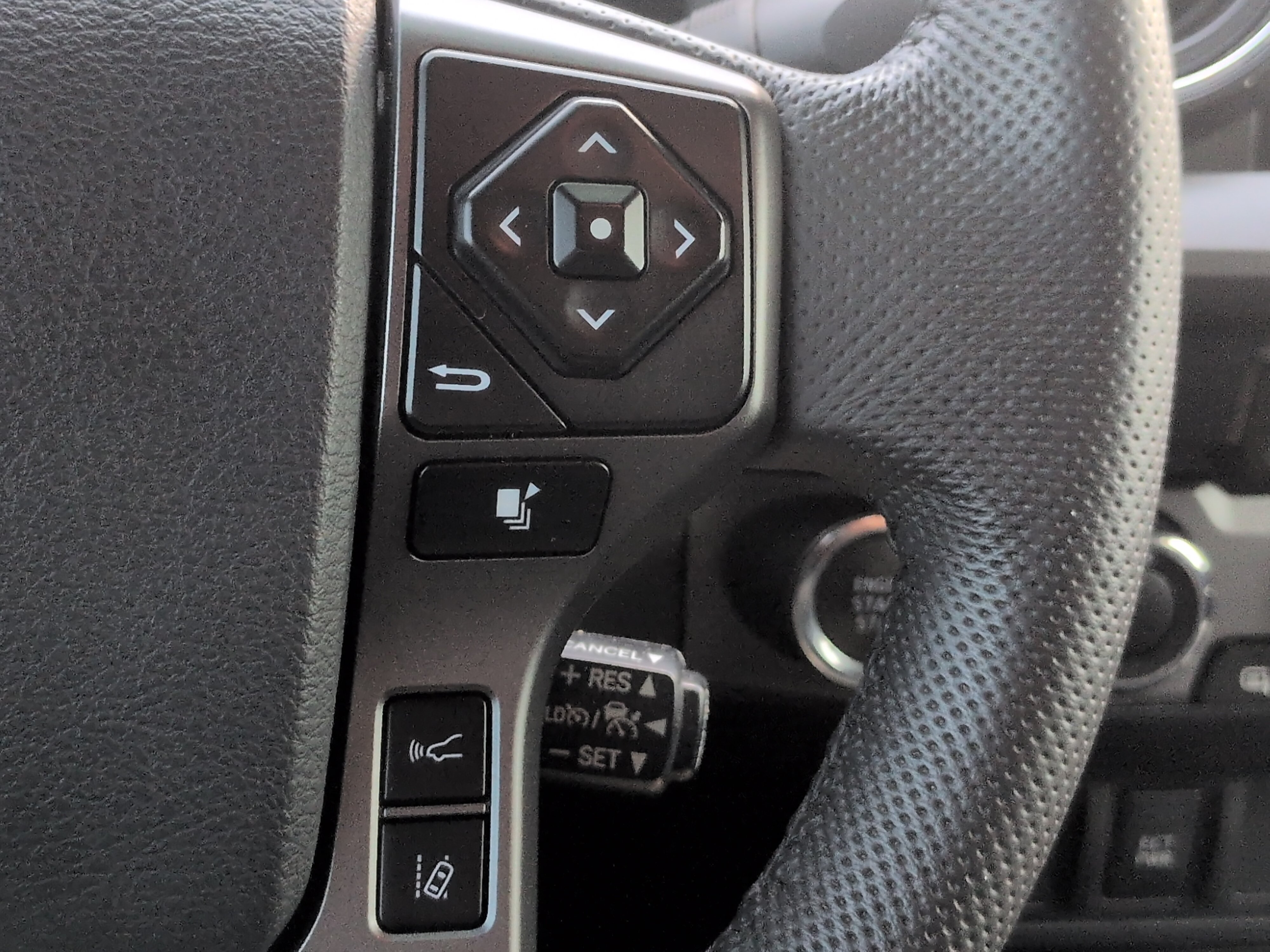 Used 2020 Toyota Tacoma TRD Off-Road AWD/4WD image 22