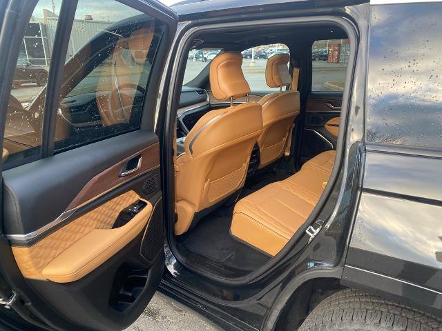 Used 2024 Jeep Grand Cherokee Summit image 28