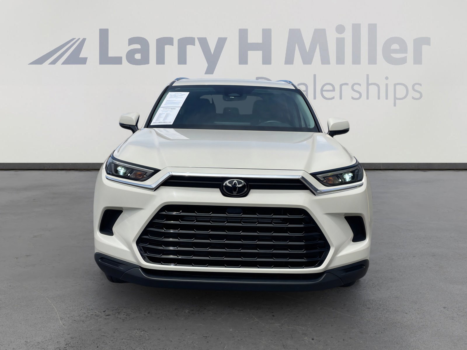 Used 2024 Toyota Grand Highlander AWD Hybrid image 8