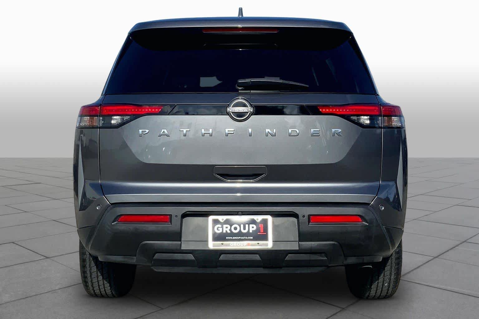 Used 2022 Nissan Pathfinder S FWD image 5