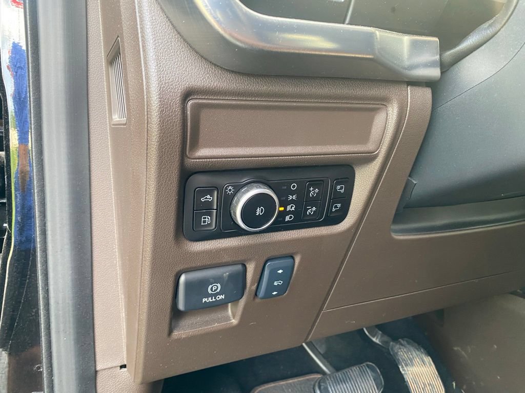 Certified 2025 Ford F150 King Ranch AWD/4WD image 17