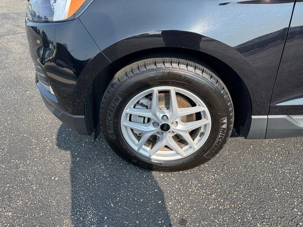 Certified 2024 Ford Edge SEL w/ Convenience Package AWD/4WD image 9