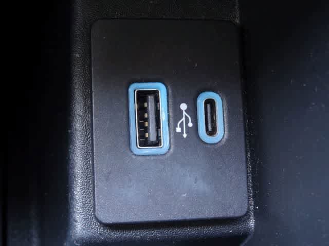 Certified 2024 Ford Edge SEL AWD/4WD image 33
