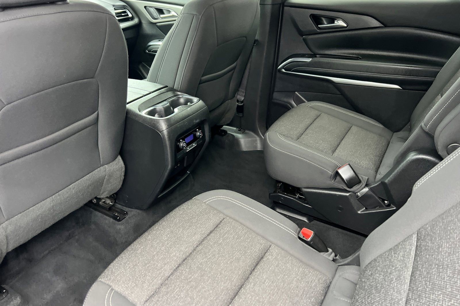 Used 2024 Chevrolet Traverse LT image 13