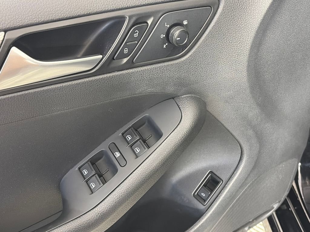 Used 2018 Volkswagen Jetta SE image 25