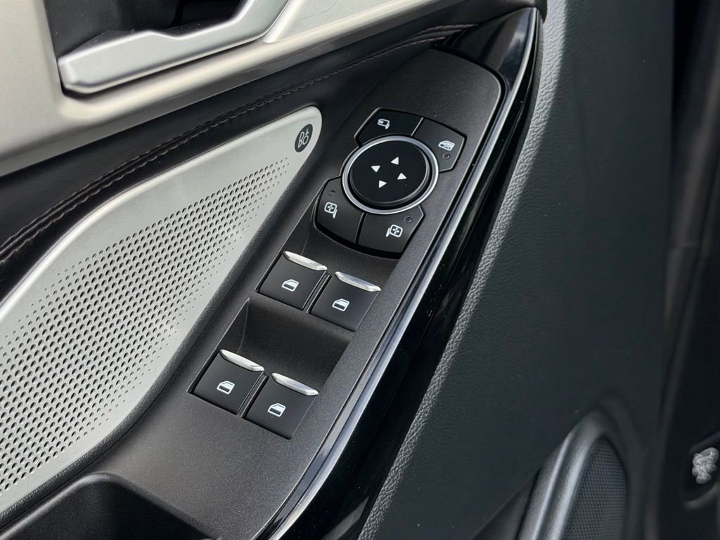 Certified 2023 Ford Explorer Platinum w/ Technology Package image 15