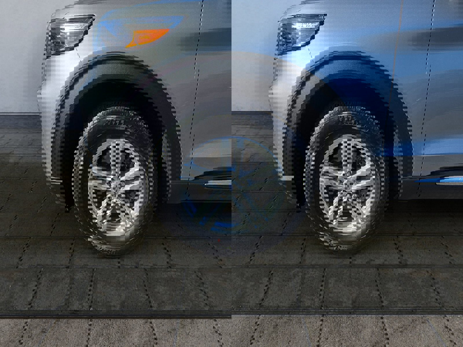 Certified 2023 Ford Explorer XLT w/ Equipment Group 202A image 27