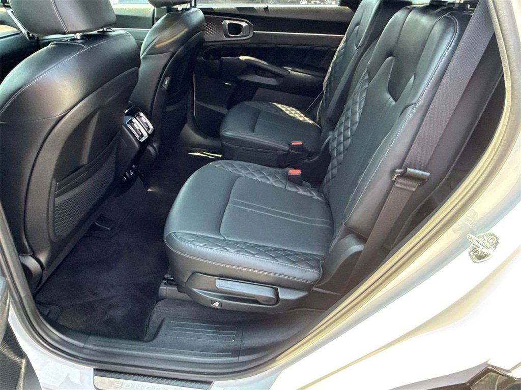 Used 2023 Kia Sorento SX image 21