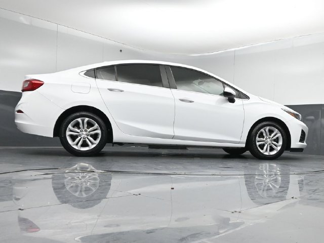 Used 2019 Chevrolet Cruze LT w/ Convenience Package FWD image 42
