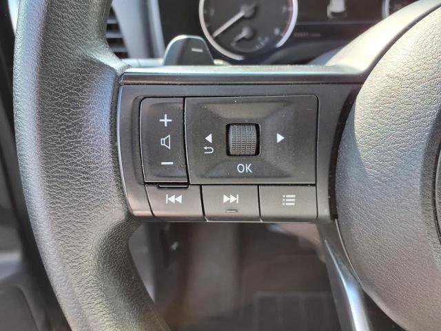 Used 2023 Nissan Rogue S image 9