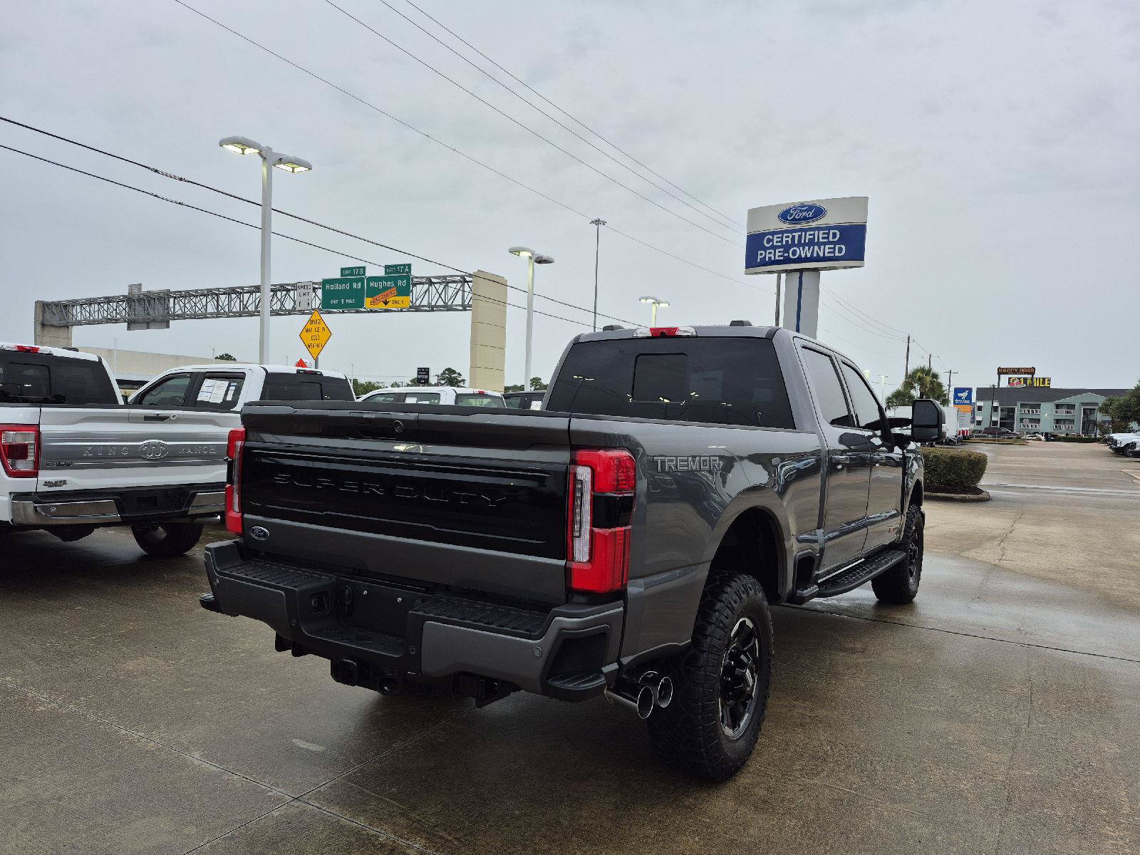 Certified 2025 Ford F350 Platinum w/ Tremor Off-Road Package AWD/4WD image 15