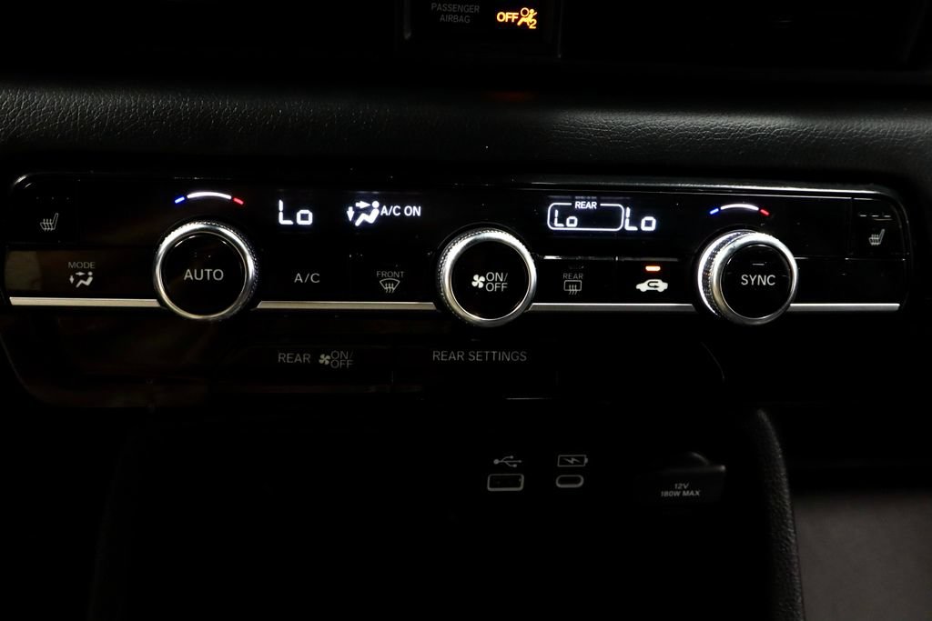 Used 2025 Honda Pilot Sport image 31