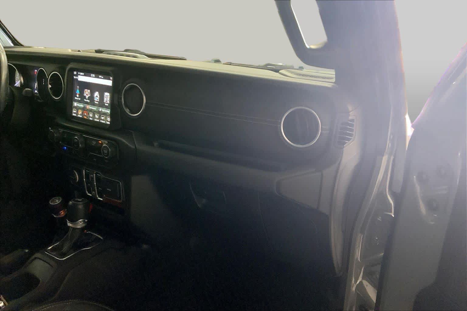 Used 2022 Jeep Wrangler Unlimited Sahara AWD/4WD image 18