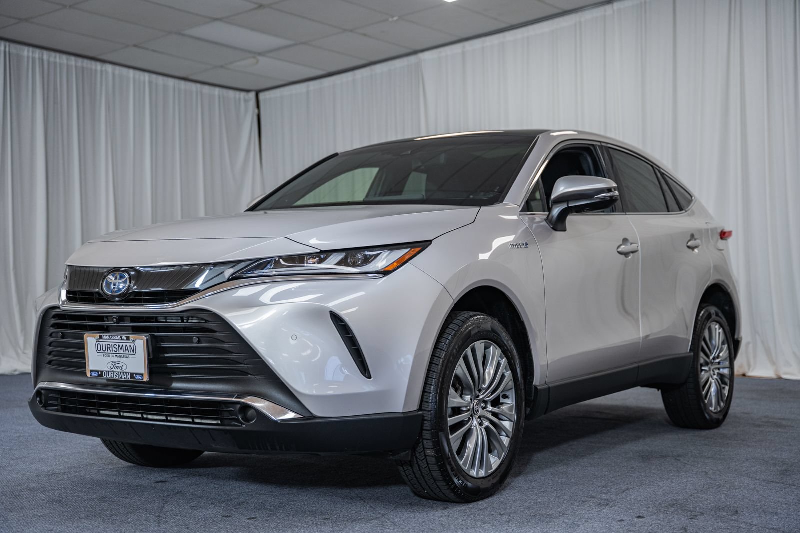 Used 2021 Toyota Venza Limited w/ Advanced Technology Package AWD/4WD image 3