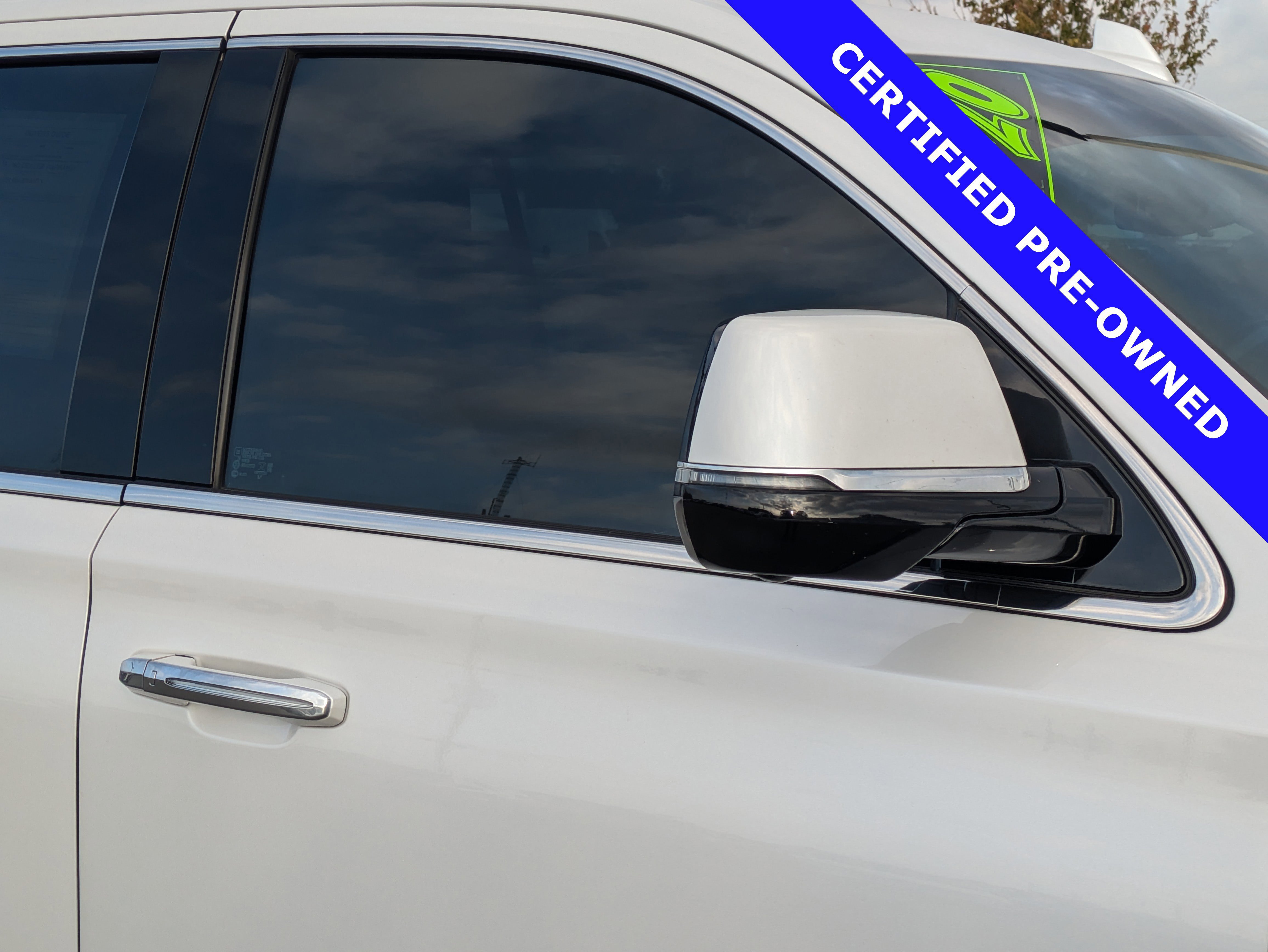 Used 2020 Cadillac Escalade Premium Luxury image 11