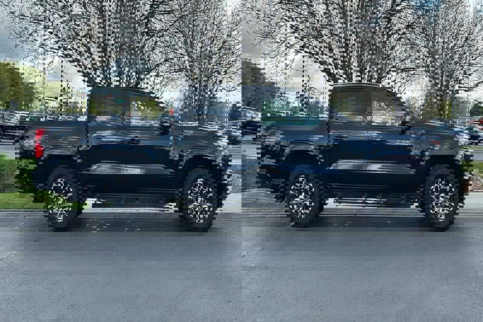 Used 2024 Chevrolet Colorado Z71 w/ Z71 Convenience Package 2 image 6