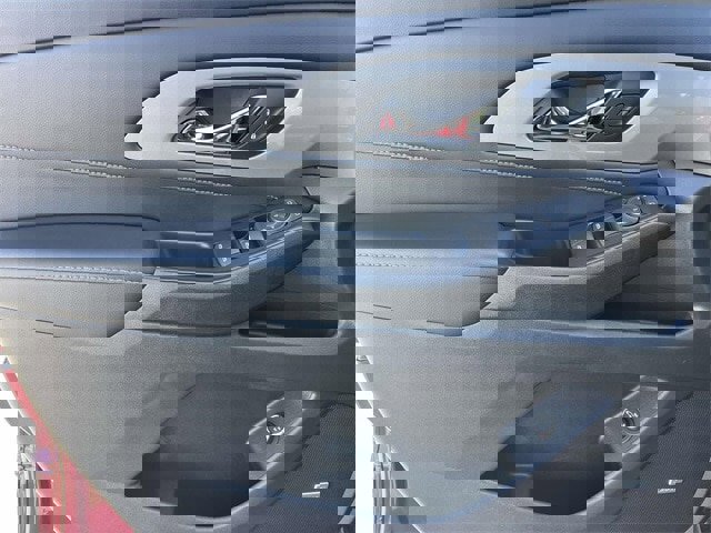 Used 2021 Chevrolet Traverse RS image 20