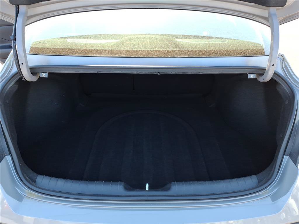 Used 2025 Hyundai Elantra Limited FWD image 7