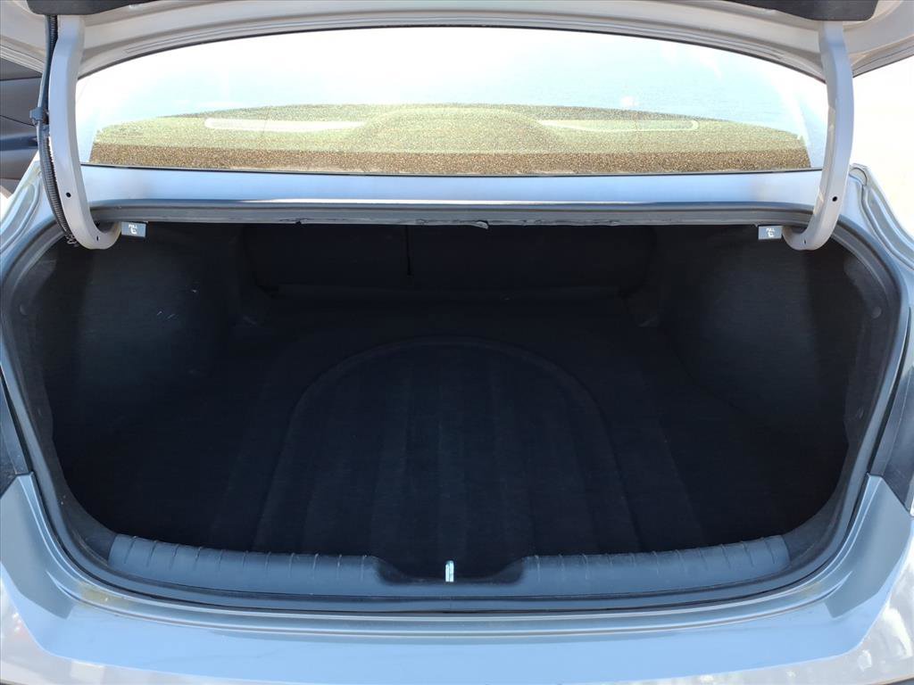 Used 2025 Hyundai Elantra Limited FWD image 7