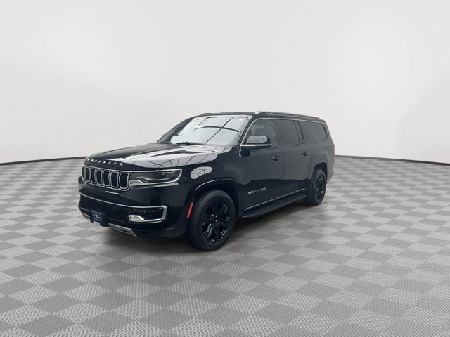 Used 2024 Jeep Wagoneer L Series II AWD/4WD image 37
