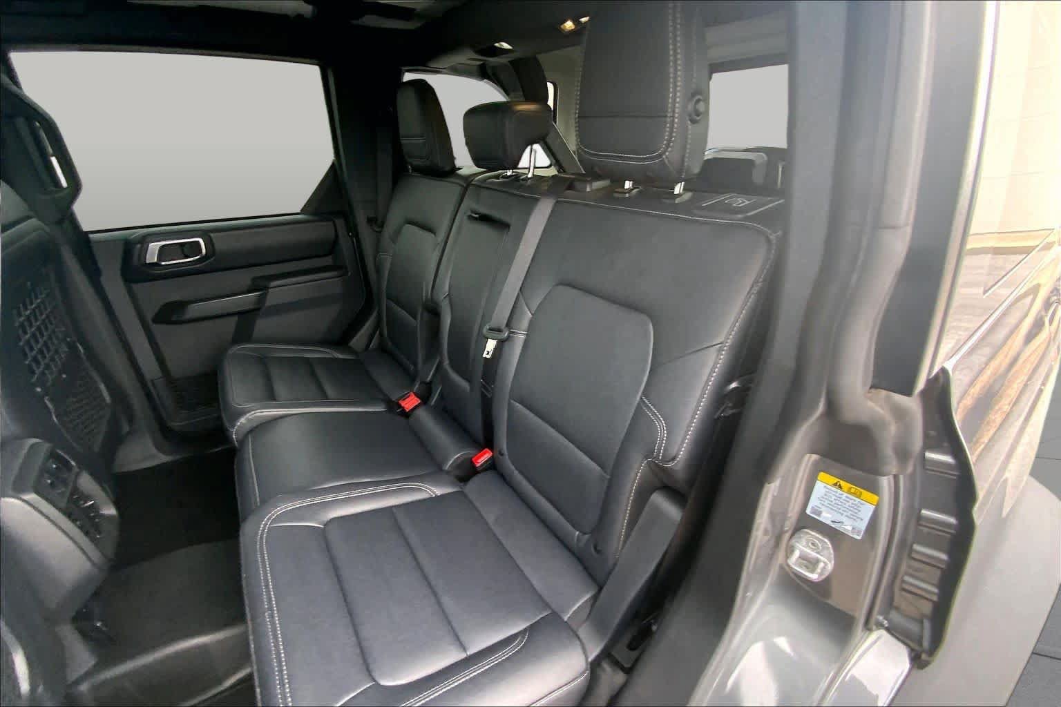 Certified 2025 Ford Bronco Badlands AWD/4WD image 21