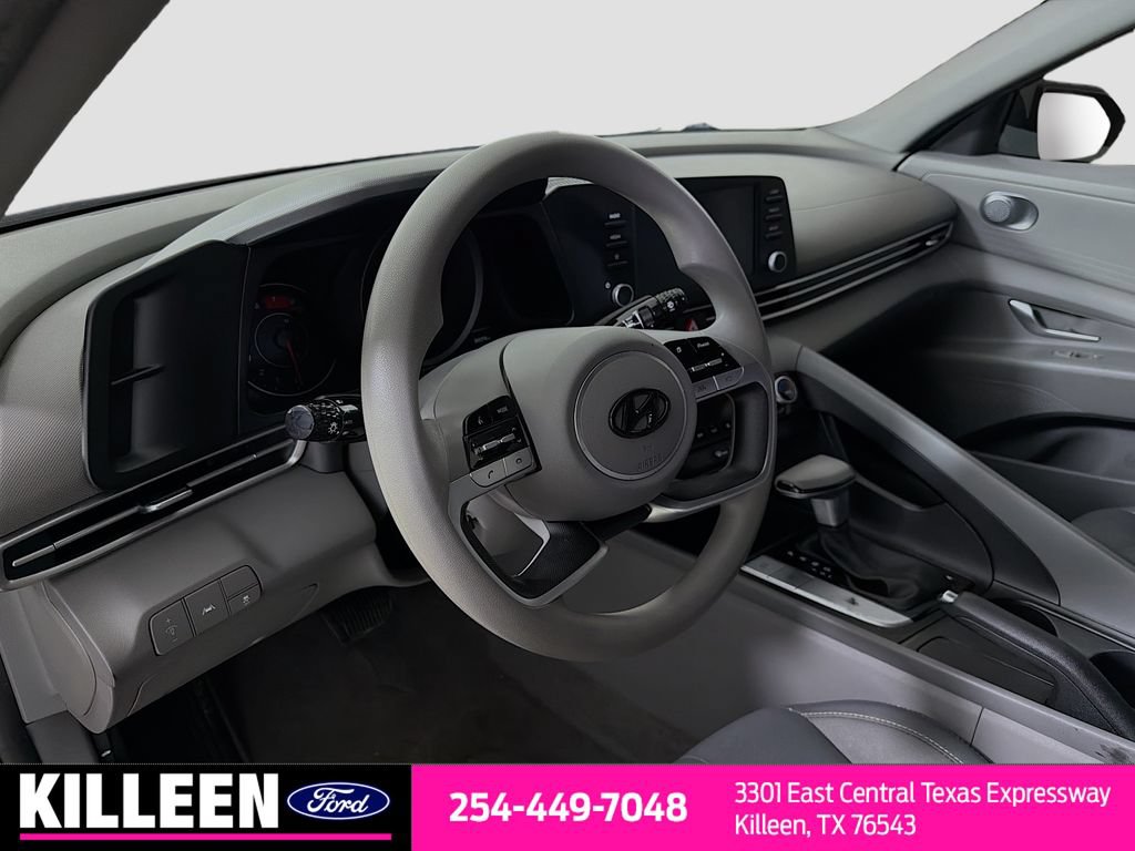 Used 2023 Hyundai Elantra SEL FWD image 11