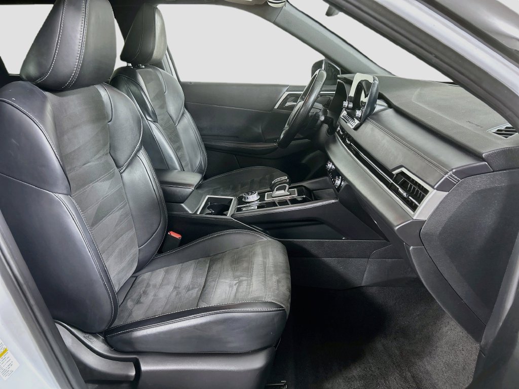 Used 2024 Mitsubishi Outlander AWD image 33