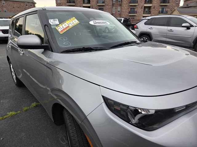 Used 2023 Kia Soul LX w/ LX Technology Package FWD image 3