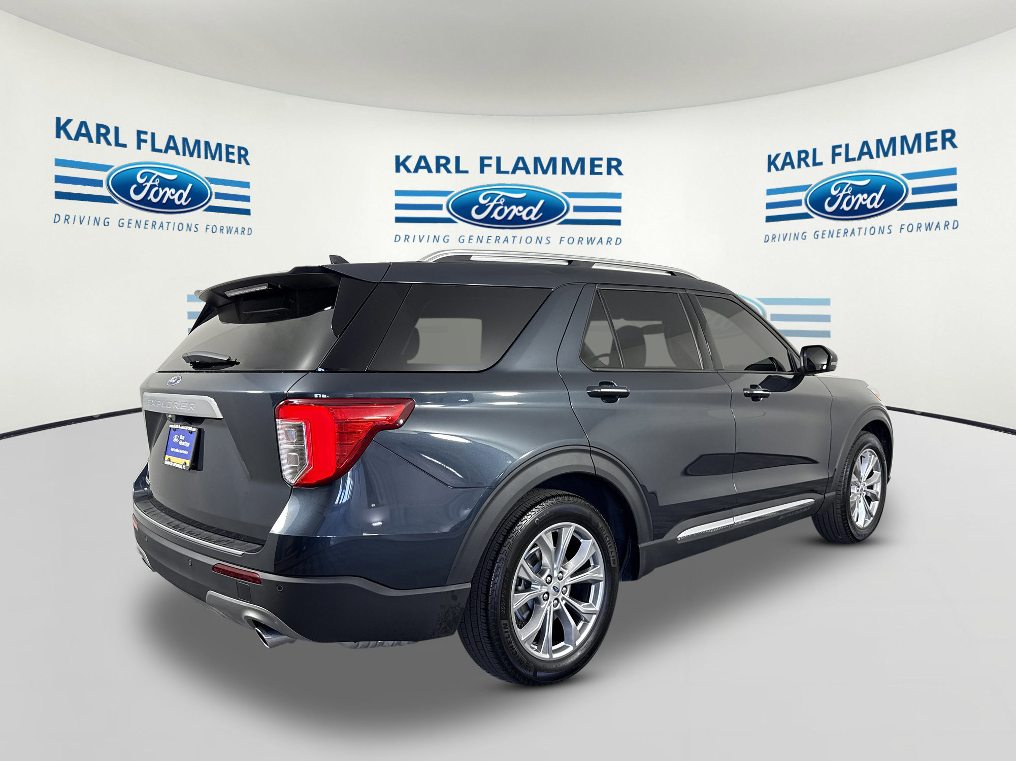 Certified 2023 Ford Explorer Limited w/ Equipment Group 301A image 2