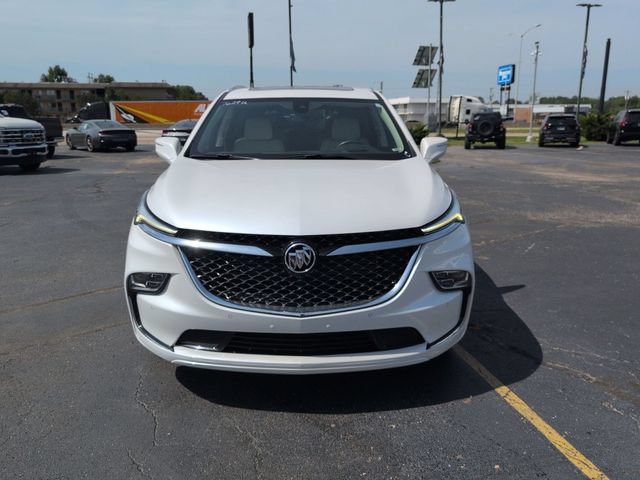Used 2022 Buick Enclave Avenir w/ Avenir Technology Package FWD image 2