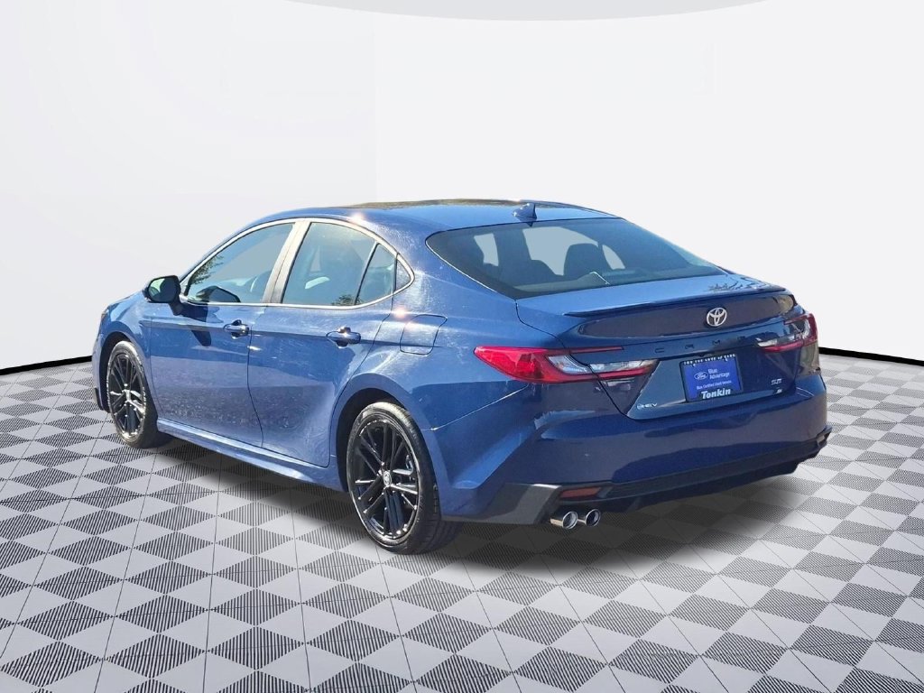 Used 2025 Toyota Camry SE FWD image 4