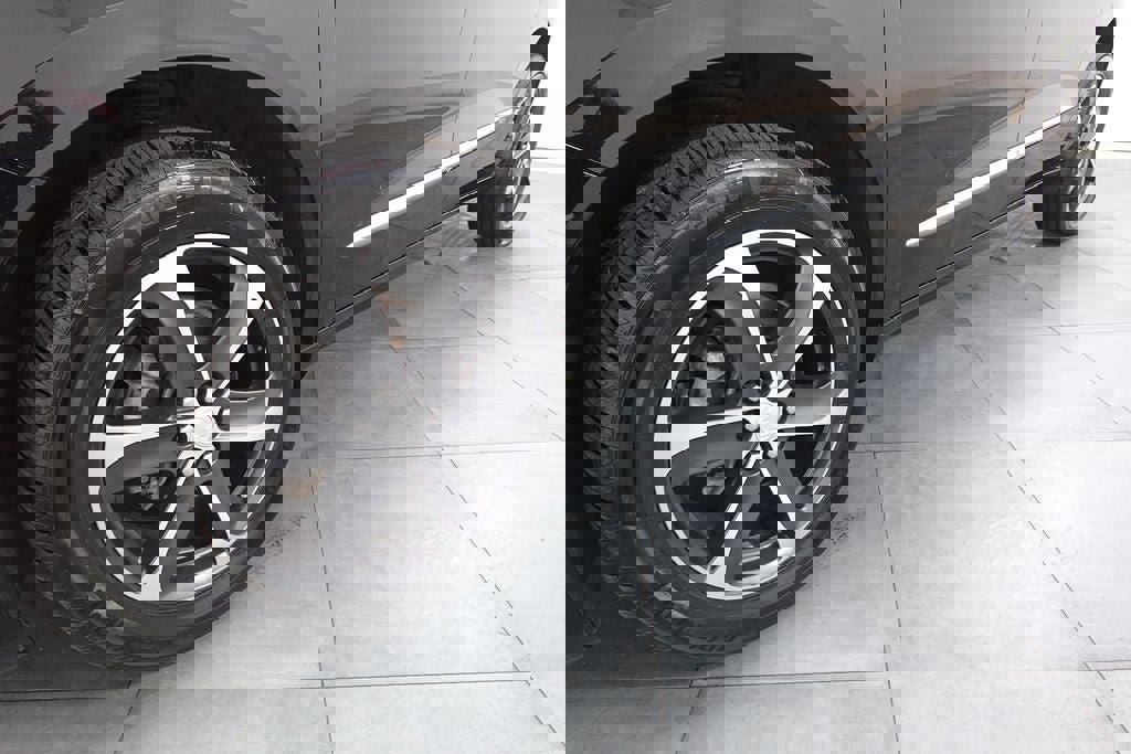 Used 2022 Buick Enclave Essence w/ Experience Buick Package image 31