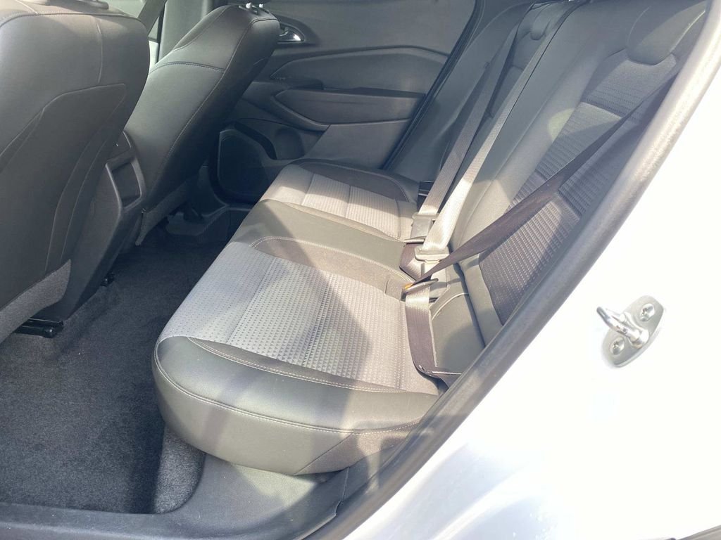 Used 2024 Chevrolet Trax LT FWD image 14