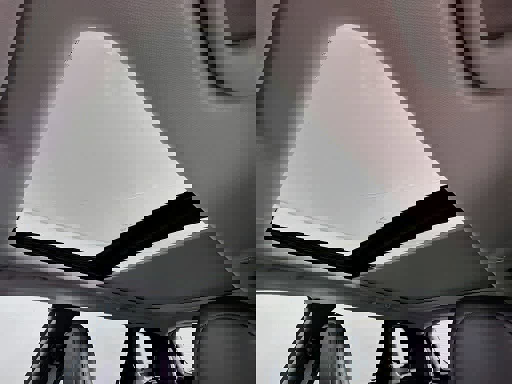 Used 2022 Jeep Cherokee Limited image 31