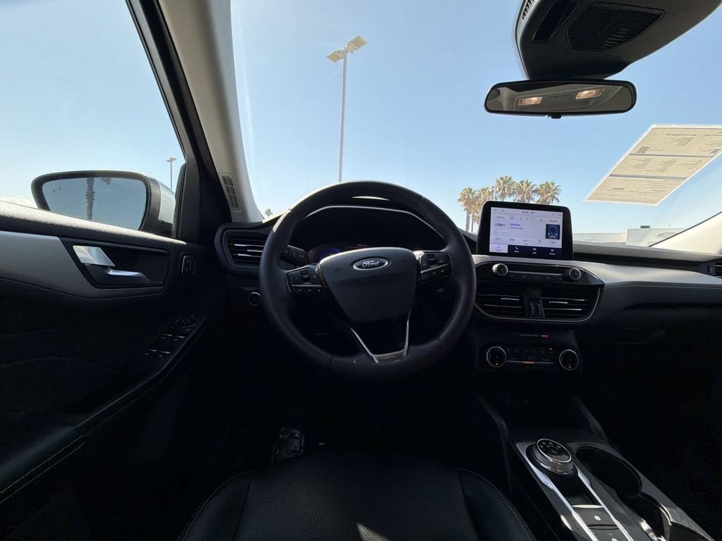 Certified 2022 Ford Escape SEL w/ Technology Package FWD image 17