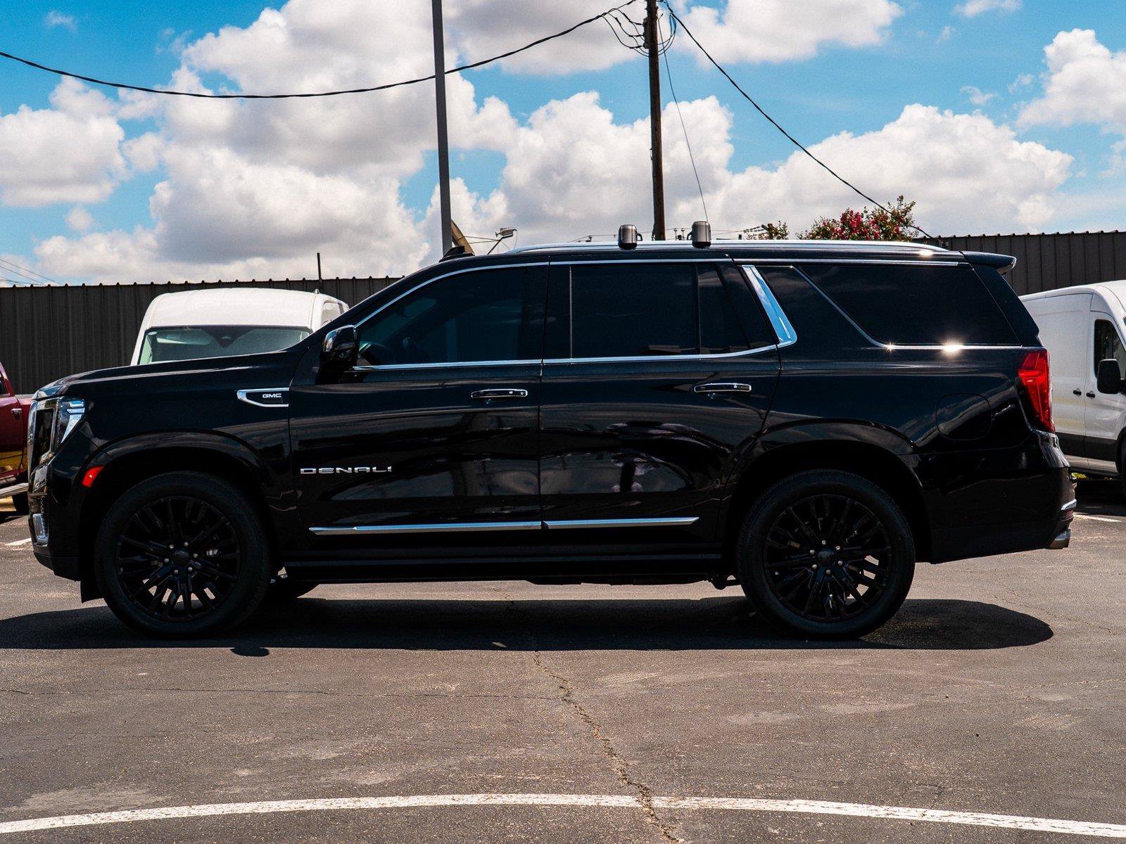 Used 2024 GMC Yukon Denali w/ Advanced Technology Package AWD/4WD image 6