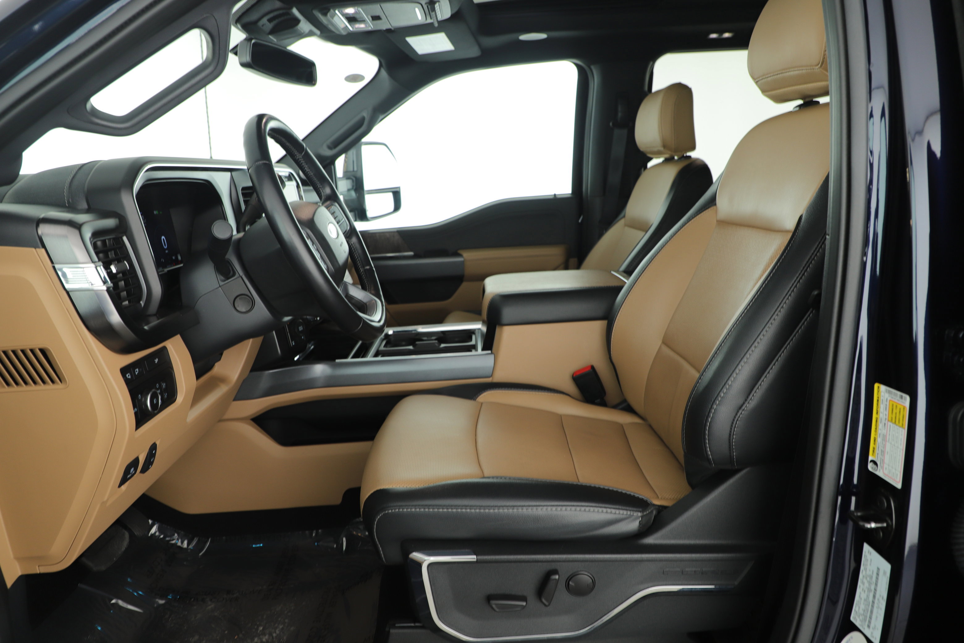 Certified 2024 Ford F250 Lariat w/ Lariat Ultimate Package image 8