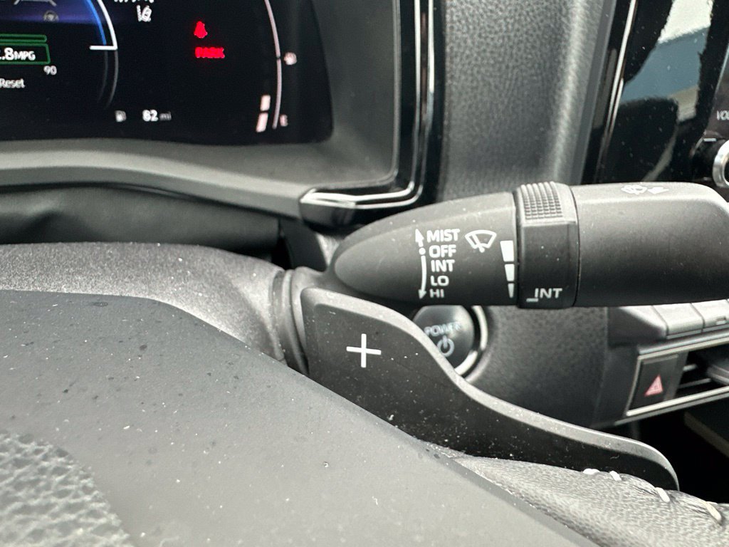 Used 2025 Toyota Camry SE FWD image 37