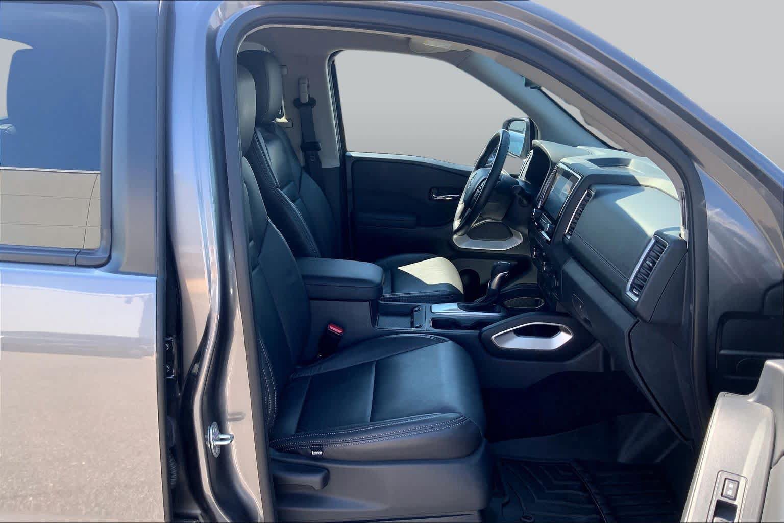Used 2022 Nissan Frontier SV w/ Technology Package RWD image 9