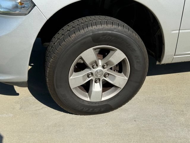 Used 2018 RAM 1500 Express AWD/4WD image 5