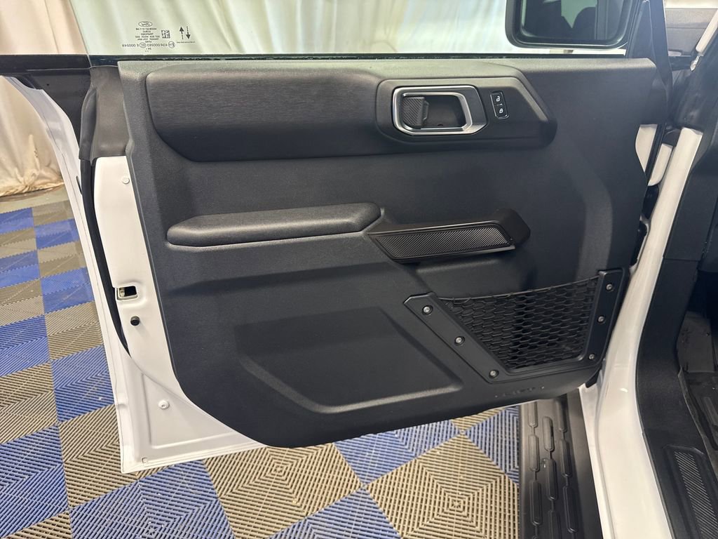 Certified 2025 Ford Bronco Outer Banks AWD/4WD image 12