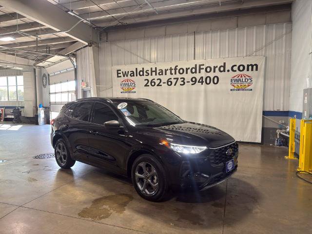 Certified 2023 Ford Escape ST-Line w/ Tech Pack #1 AWD/4WD image 2