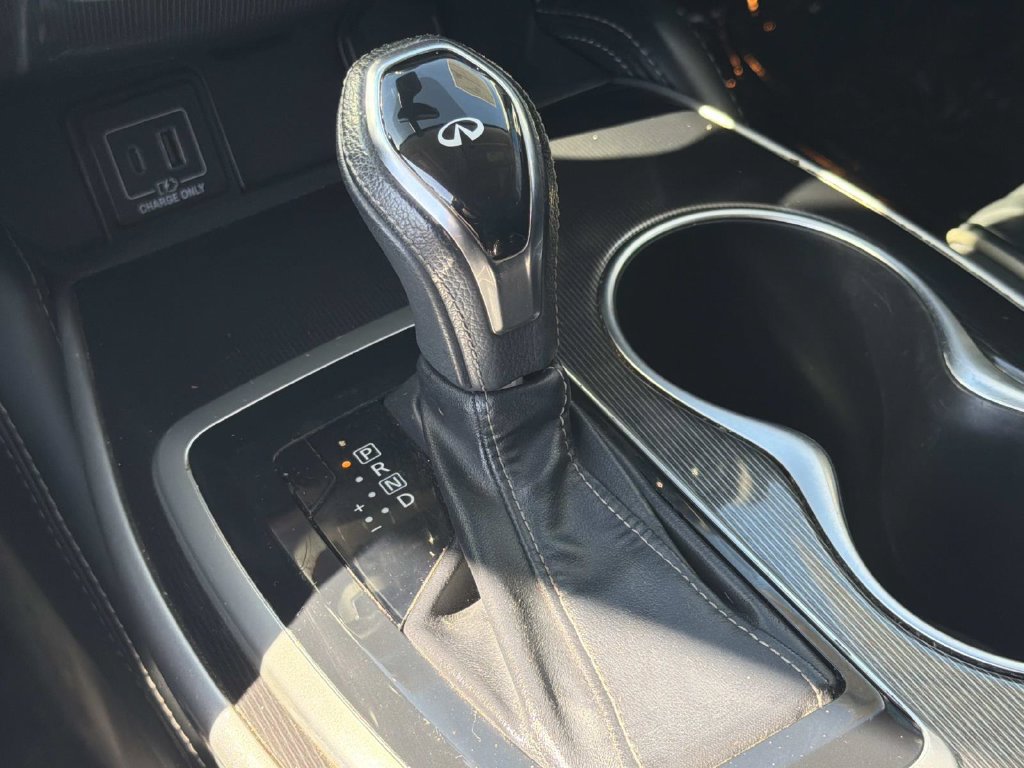 Used 2019 INFINITI QX60 Luxe w/ Essential Package FWD image 12